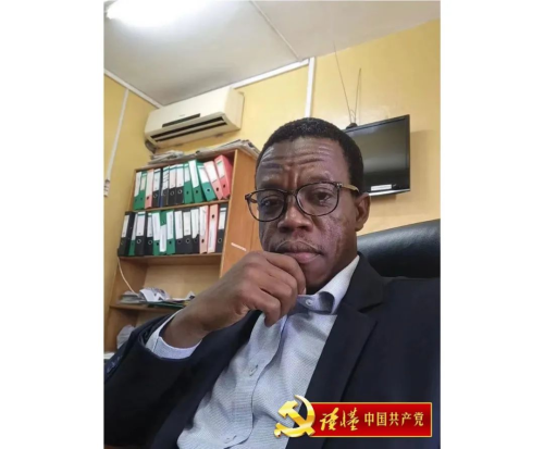 中非双边和多边战略合作研究学者、NEWCOM电视台总编辑尼古拉斯·德威·尼姆利.jpg