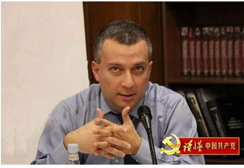 亚美尼亚政治经济战略研究中心主任本雅明·波戈相_缩小大小.jpg