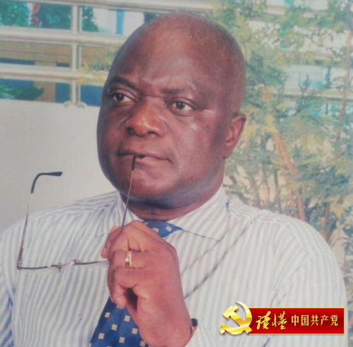 加蓬—中国友好协会会长埃马纽埃尔·姆巴—阿罗.png