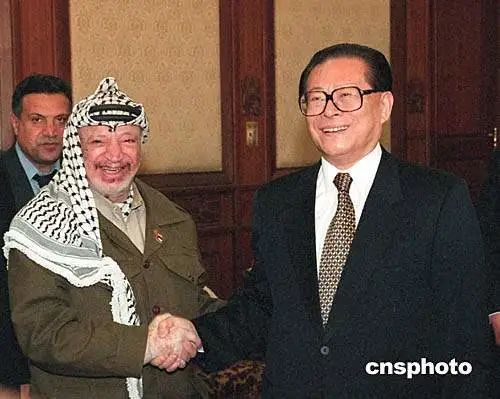 江泽民主席1994年会见阿拉法特.jpg