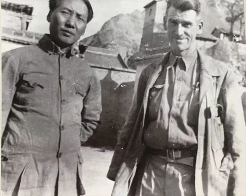 毛泽东与卡尔逊_缩小大小.jpg