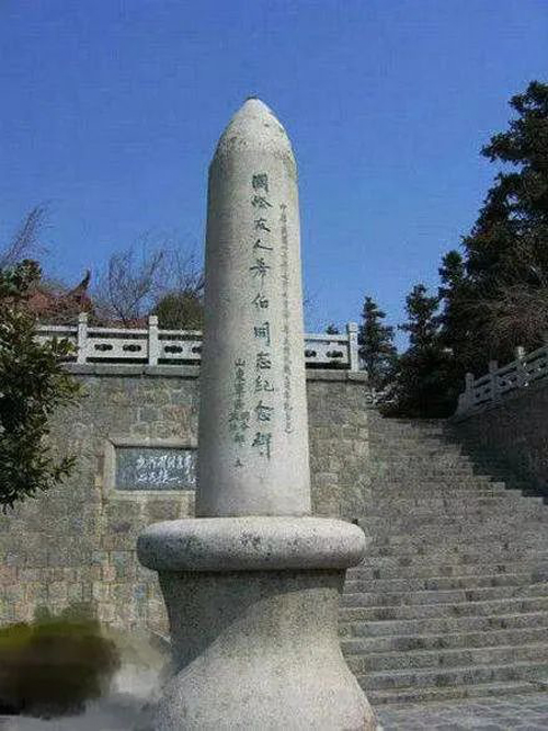 汉斯·希伯纪念碑500.jpg