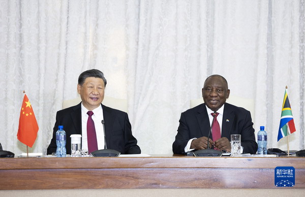 习近平同南非总统拉马福萨会谈5_缩小大小.jpg