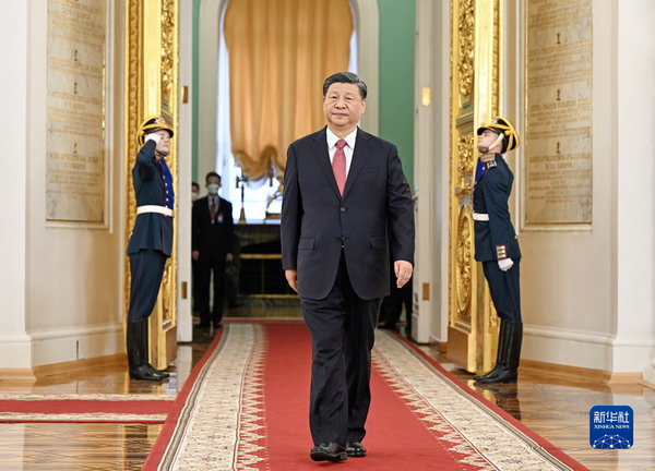 习近平同俄罗斯总统普京举行会谈2_缩小大小.jpg