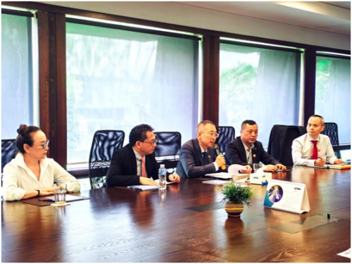 建党侨界座谈会1.jpg