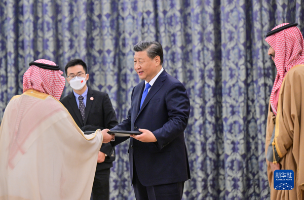 习 接受博士学位1.jpg